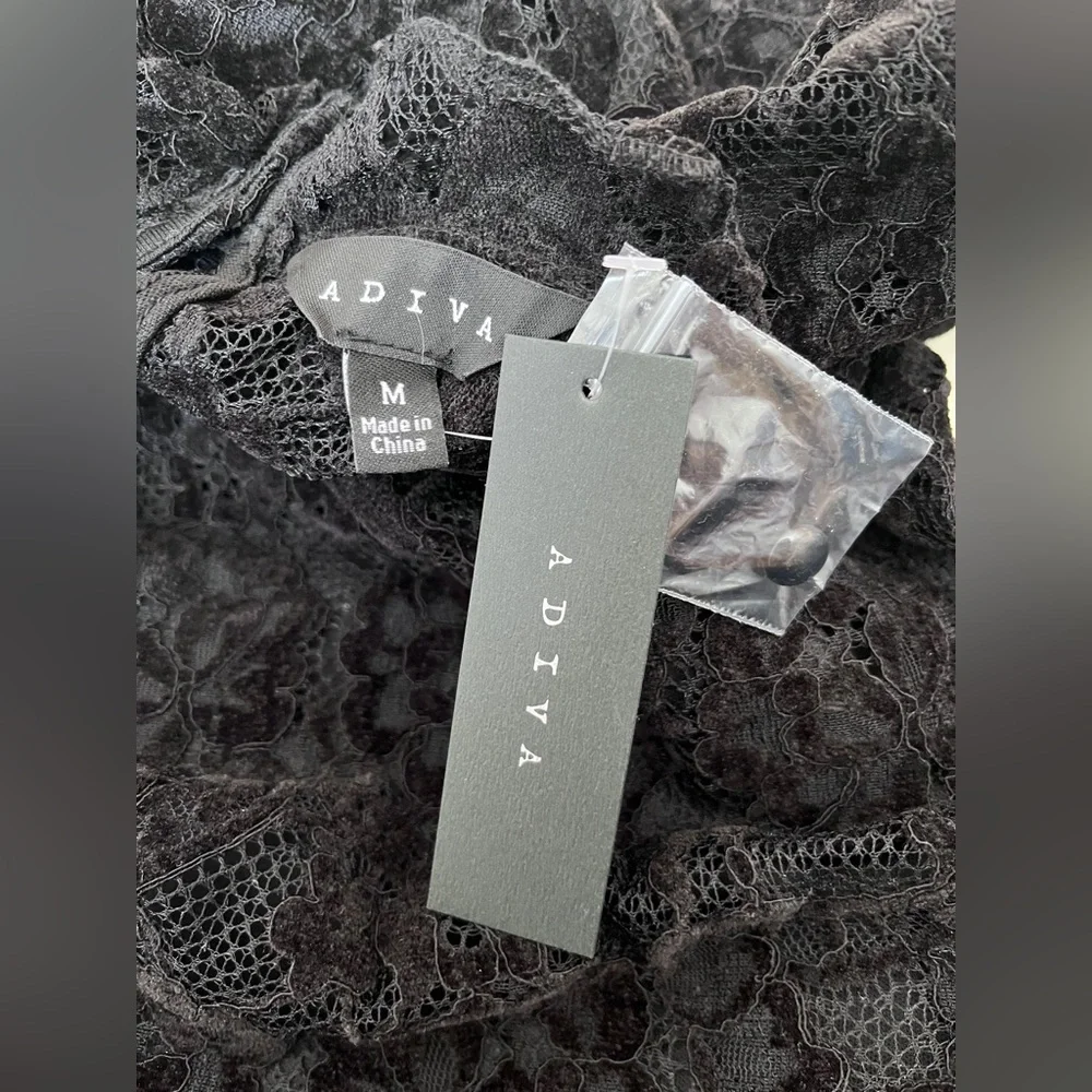 BNWT Black Lace Longsleeve Mockneck Top with Tank Top 👚 - Picture 4 of 6